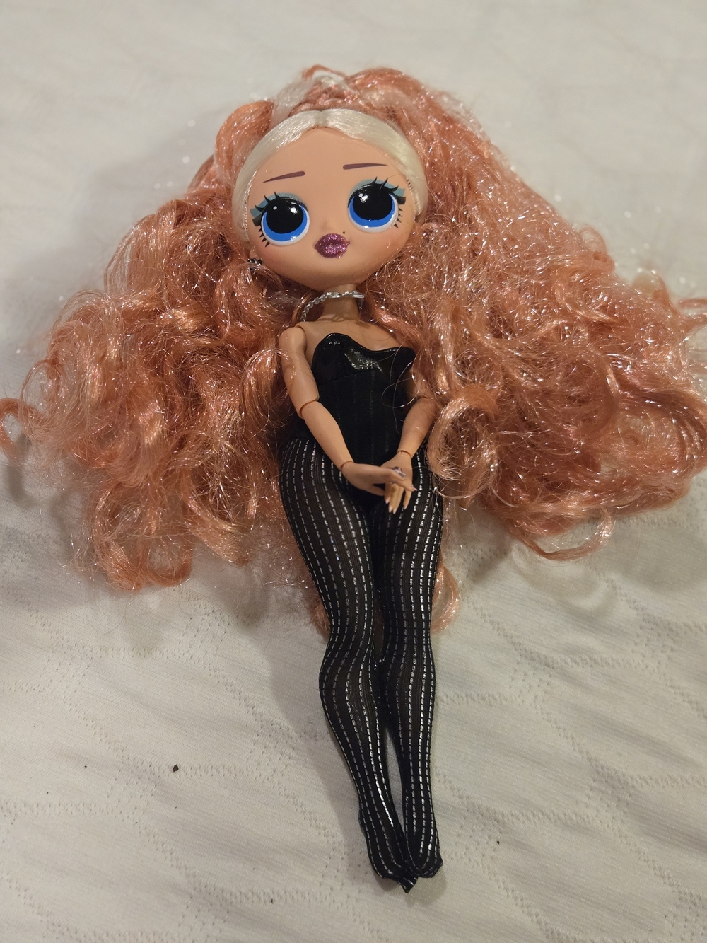 MGA LOL Surprise OMG FASHION Doll Winter Chill Big Wig Pink Hair Collectable